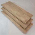 Eichenaufsatz zum Bekleben von Betonstufen Produkt aus Lamellen mit Keilzinkenverbindung, in SELECT-Qualität.